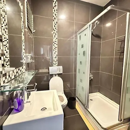 Lägenhet Spatious Modern 4br, 4acs, 3 Min Walk From Taksim Istanbul
