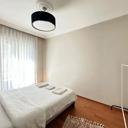 Spatious Modern 4br, 4acs, 3 Min Walk From Taksim Apartment *