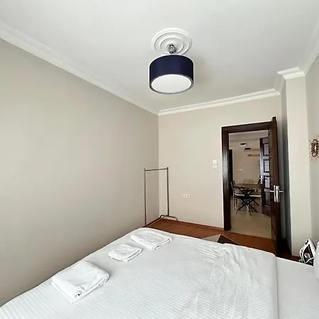 Apartment Spatious Modern 4br, 4acs, 3 Min Walk From Taksim